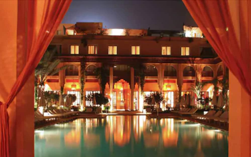 Hotel Les Jardins De La Koutoubia Marrakesh Esterno foto The pool at the hotel