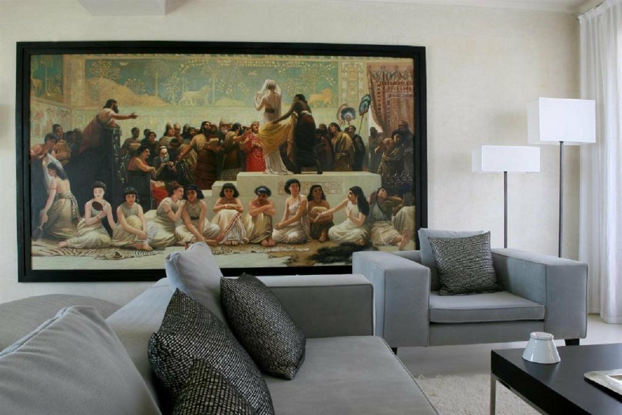 Hotel Les Jardins De La Koutoubia Marrakesh Esterno foto A living room with a painting